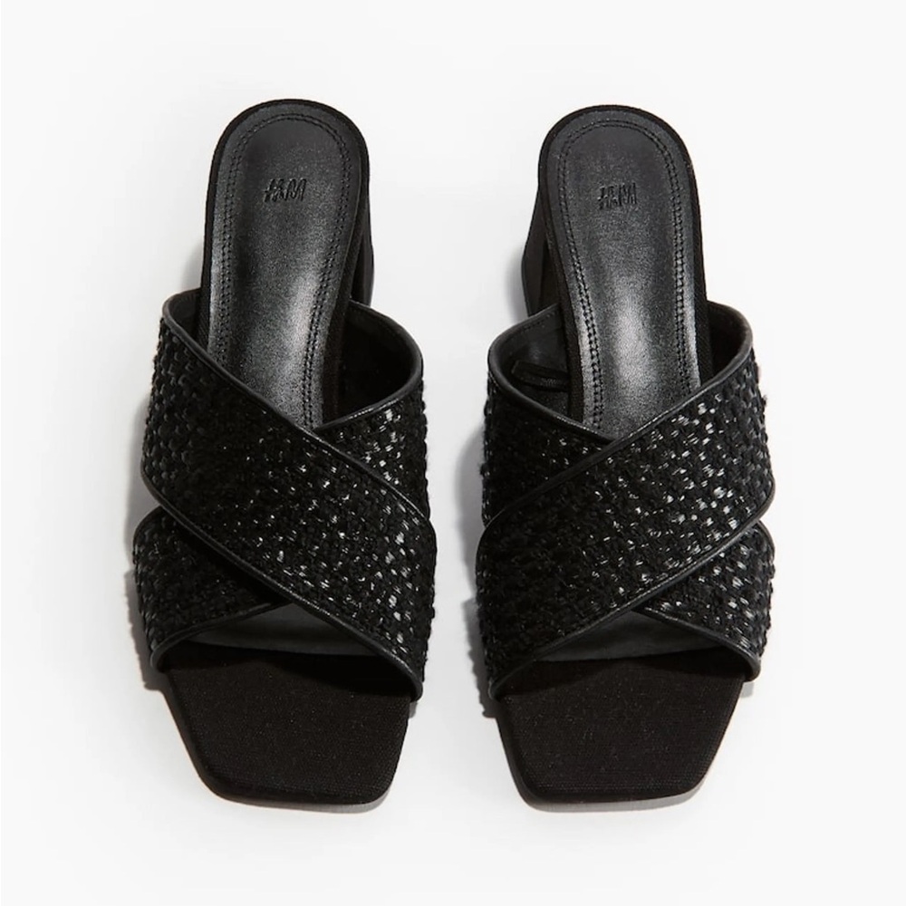 H&M Women's Black Textured Mules